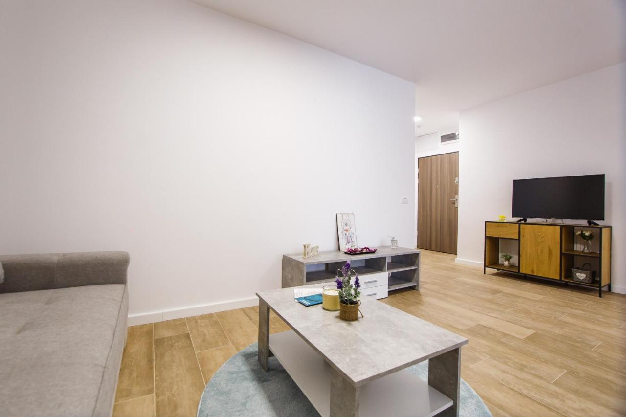 Lovely Home At West Residence Oradea Exteriör bild