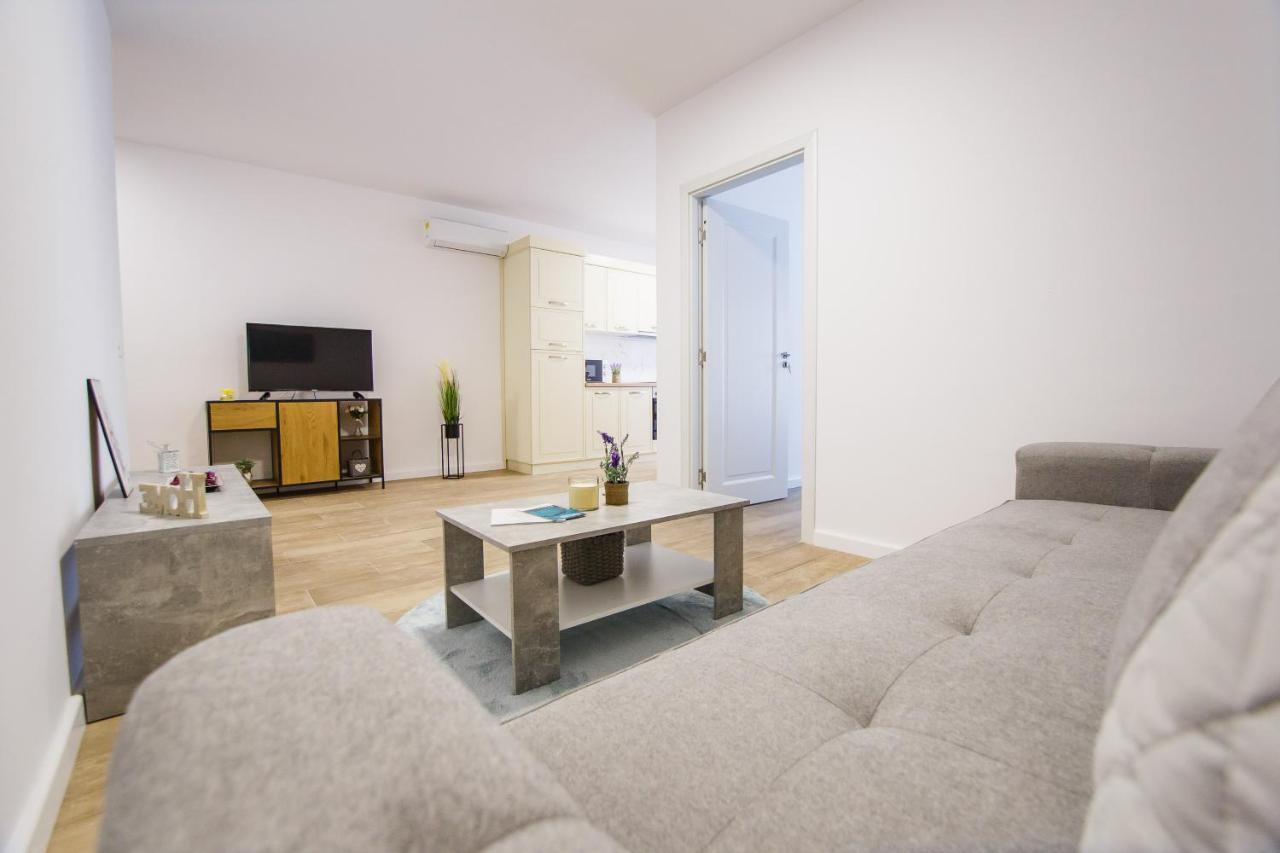 Lovely Home At West Residence Oradea Exteriör bild